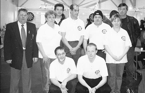 L'quipe du Darts Abers Club de Lannilis, prside par Andr Kassis, en compagnie de Jean Roudaut, prsident de la Fdration, et de Jean-Luc Hascot, prsident du Comit du Finistre